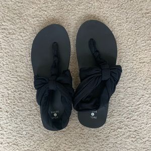 Shade and Shore sandals